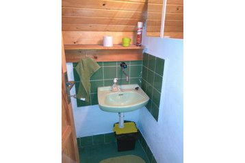 Słowacja Chata Zvolenská priehrada, Zewnątrz